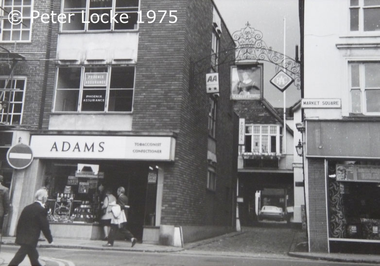 Market Square 1975 - Entrance to the King's Head Aylesbury by Peter Locke